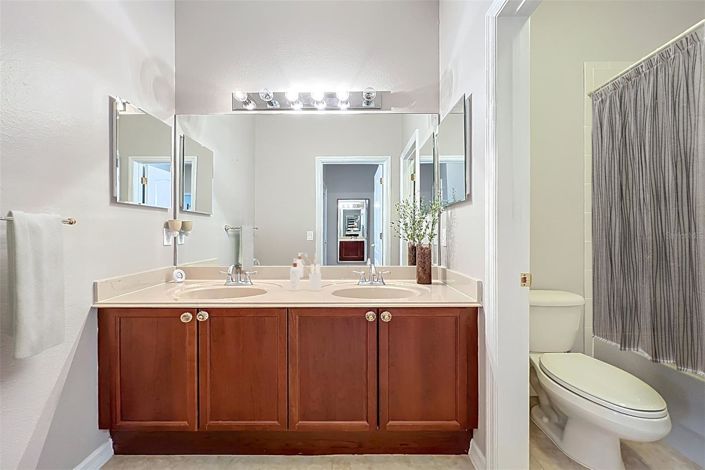 Image No.13-4 Bed House for sale