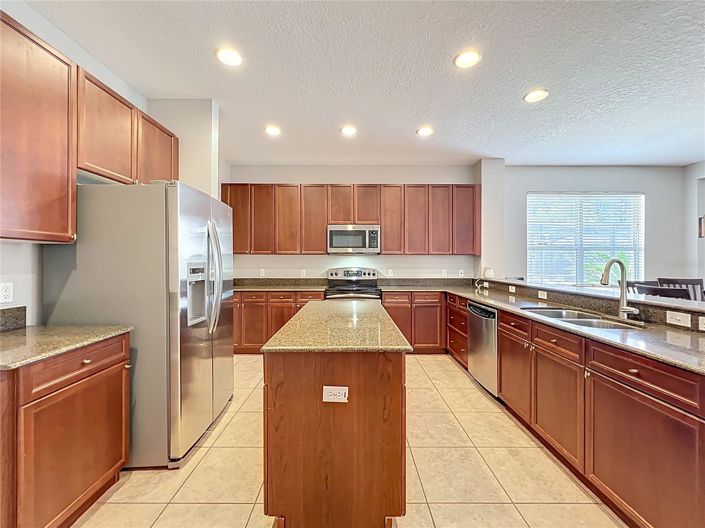 Image No.3-4 Bed House for sale