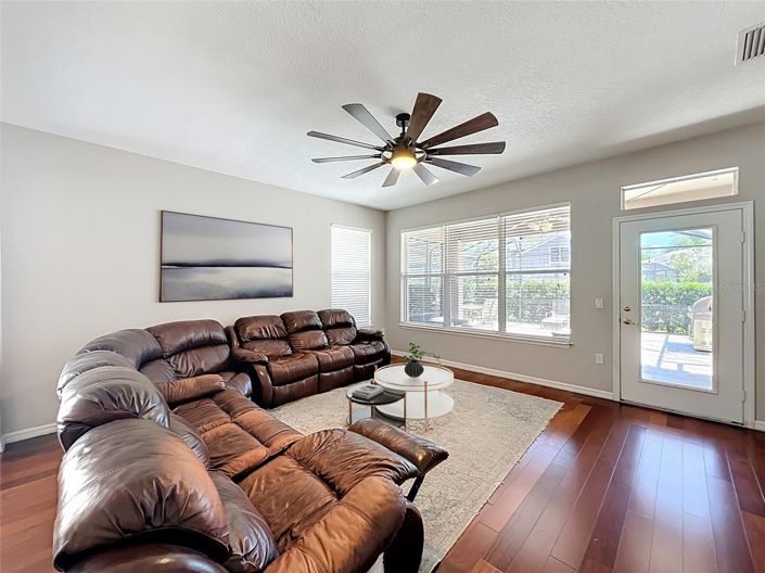 Image No.6-4 Bed House for sale