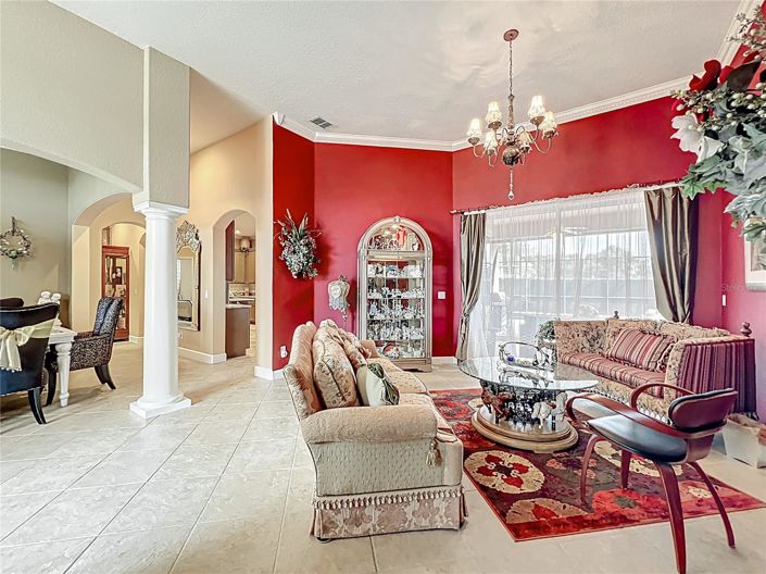 Image No.15-4 Bed House for sale