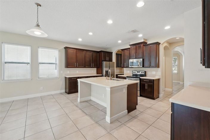 Image No.20-4 Bed House for sale