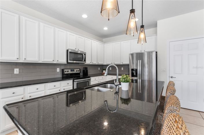 Image No.13-8 Bed House for sale