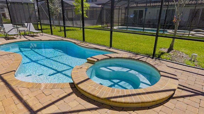 Image No.18-8 Bed House for sale