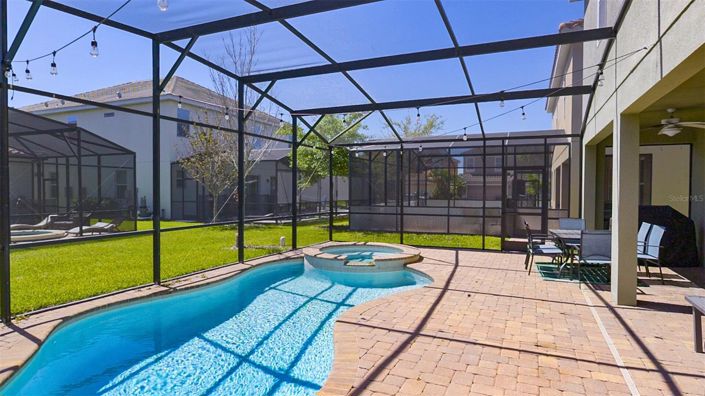 Image No.19-8 Bed House for sale