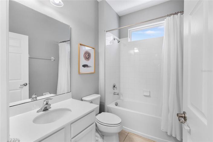 Image No.24-8 Bed House for sale