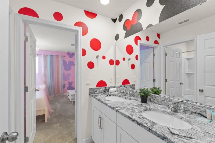 Image No.30-6 Bed House for sale