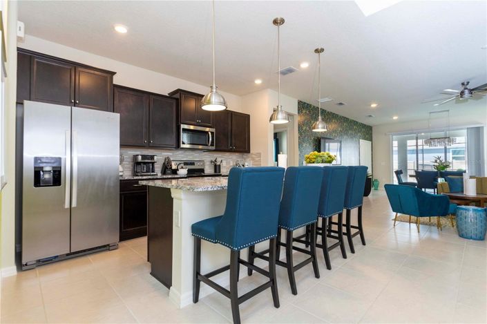 Image No.4-6 Bed House for sale