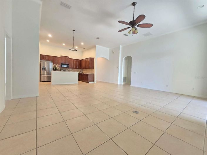 Image No.12-4 Bed House for sale