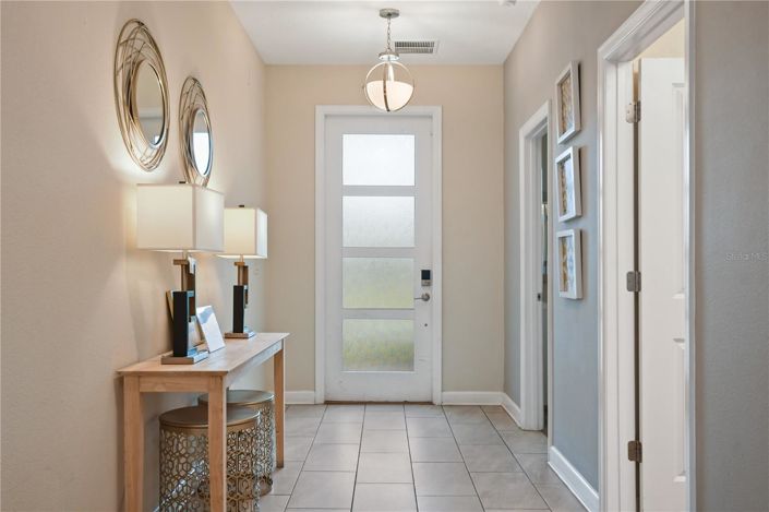 Image No.2-8 Bed House for sale