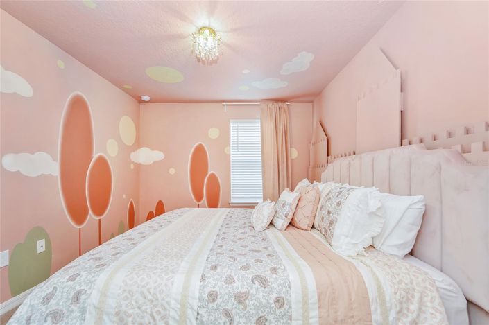 Image No.42-7 Bed House for sale