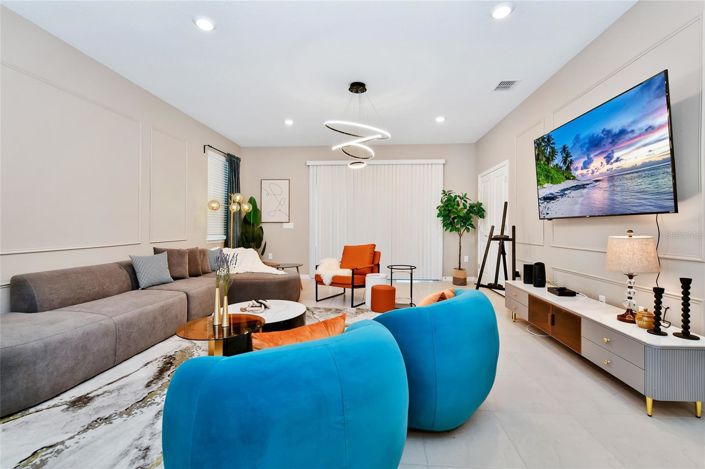 Image No.6-7 Bed House for sale