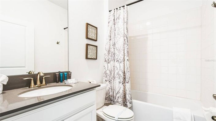 Image No.24-6 Bed House for sale