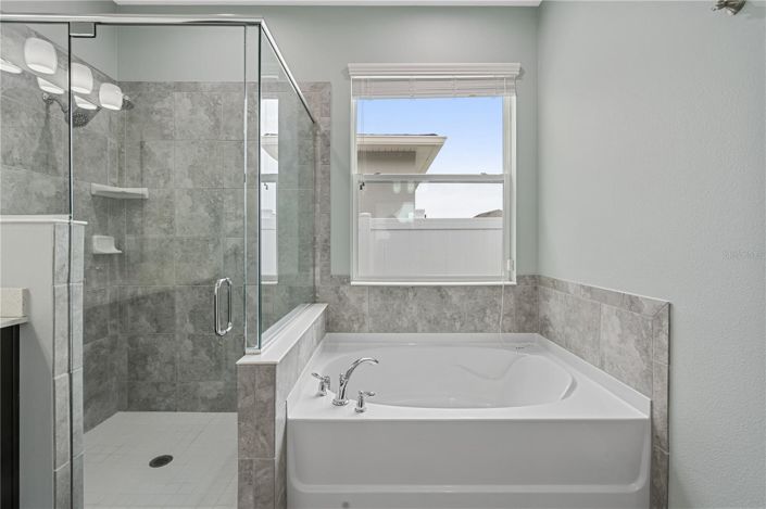 Image No.19-4 Bed House for sale