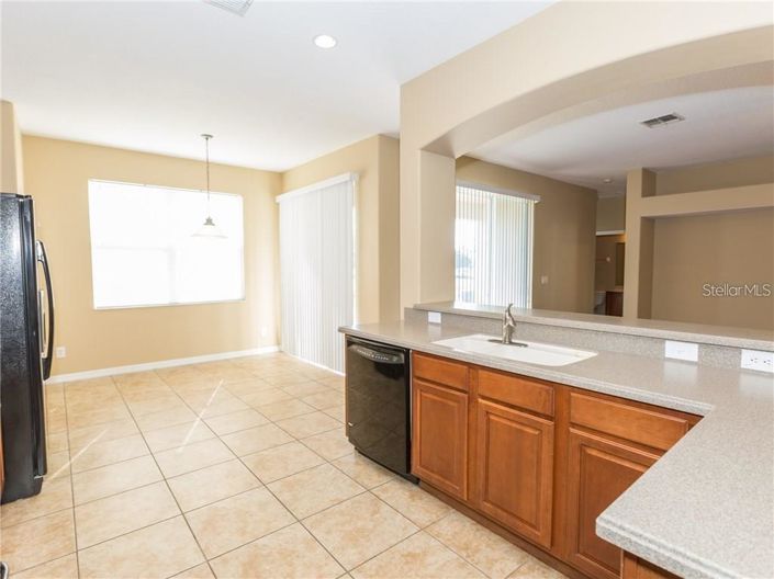 Image No.8-5 Bed House for sale