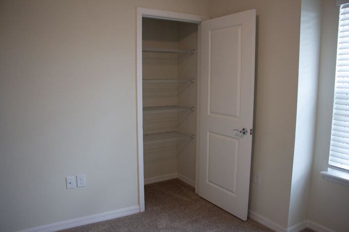 Image No.93-5 Bed Townhouse for sale