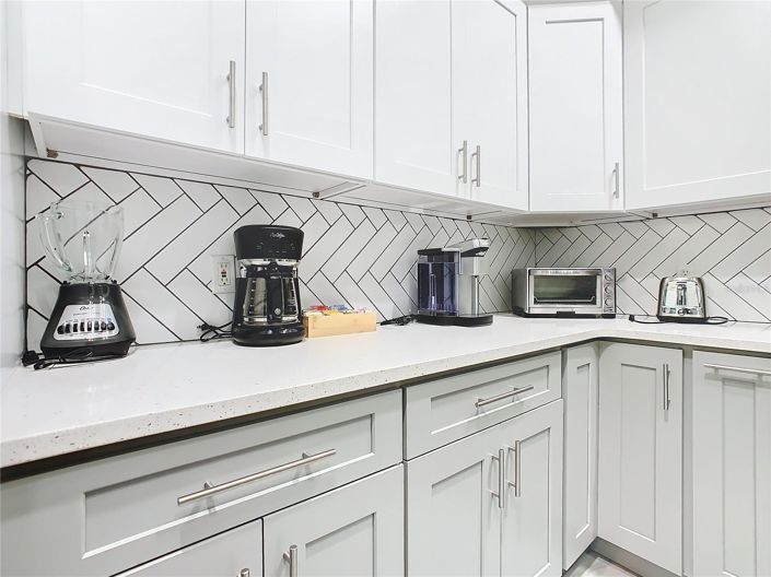 Image No.18-6 Bed House for sale