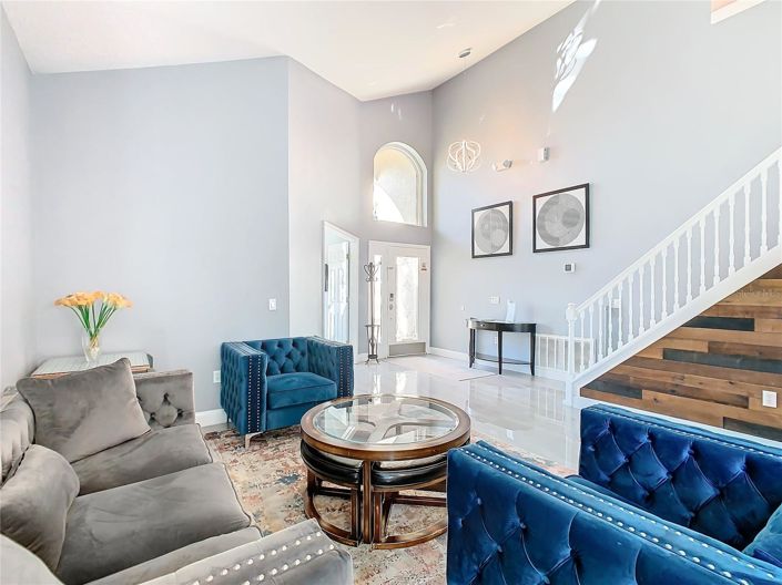 Image No.9-6 Bed House for sale