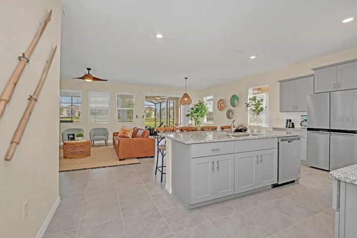 Image No.11-6 Bed House for sale