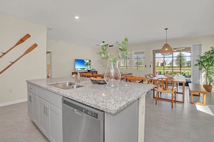 Image No.12-6 Bed House for sale