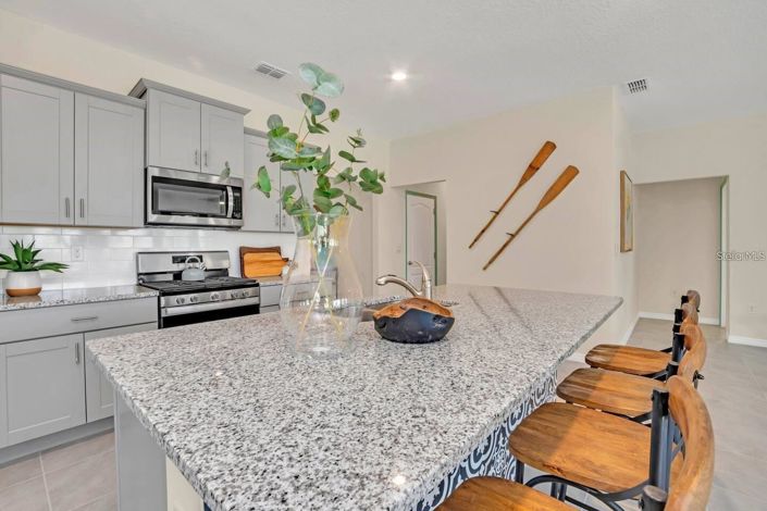 Image No.15-6 Bed House for sale