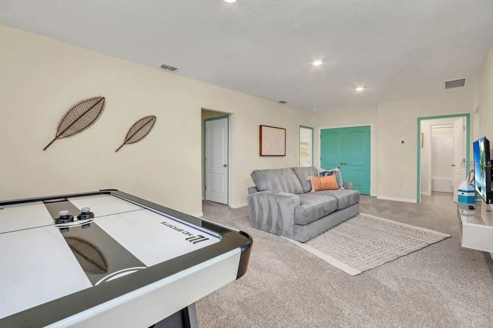 Image No.18-6 Bed House for sale