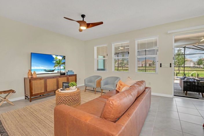 Image No.7-6 Bed House for sale