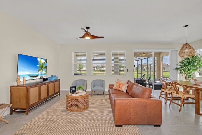 Image No.8-6 Bed House for sale