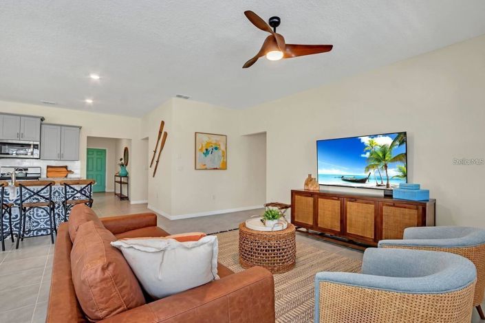 Image No.9-6 Bed House for sale