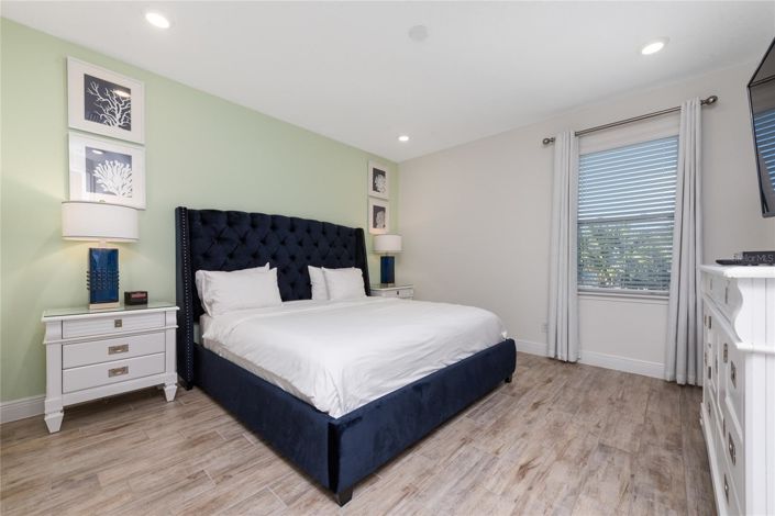 Image No.21-4 Bed House for sale