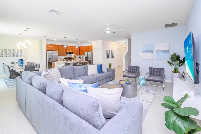 Image No.8-8 Bed House for sale