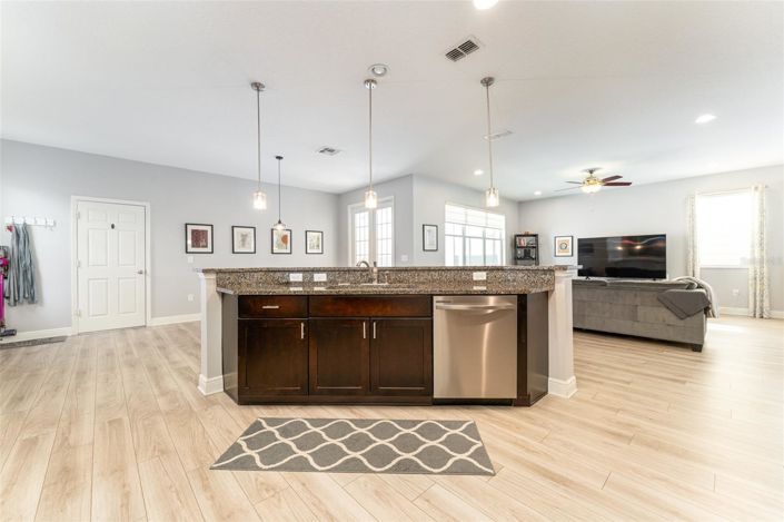 Image No.15-3 Bed House for sale