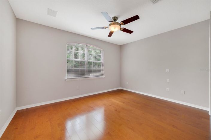 Image No.8-4 Bed Townhouse for sale