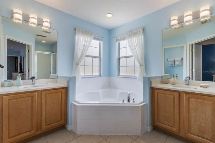 Image No.33-7 Bed House for sale