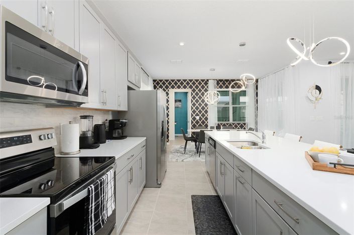 Image No.18-6 Bed House for sale