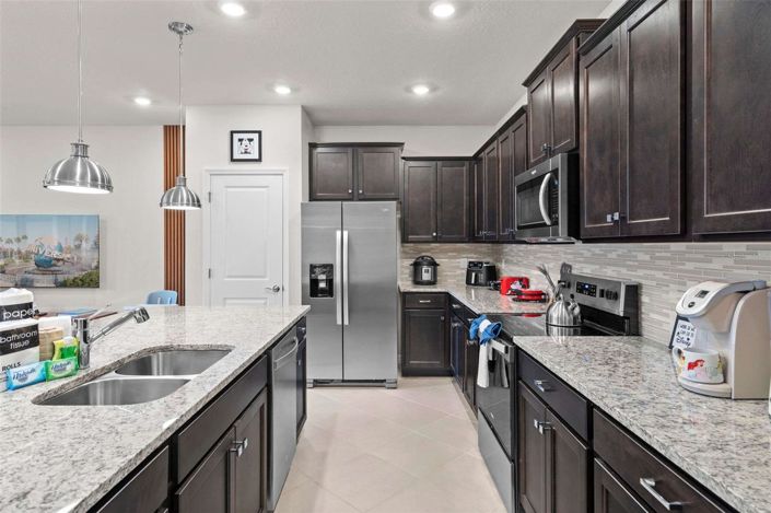 Image No.14-5 Bed Townhouse for sale