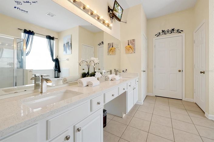 Image No.28-6 Bed House for sale