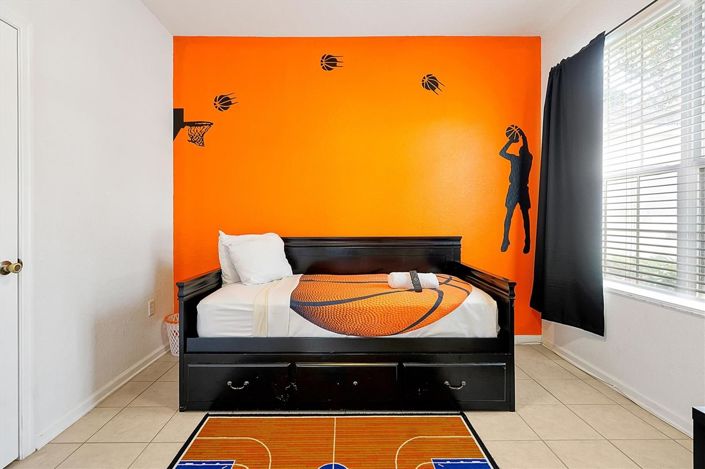 Image No.32-6 Bed House for sale