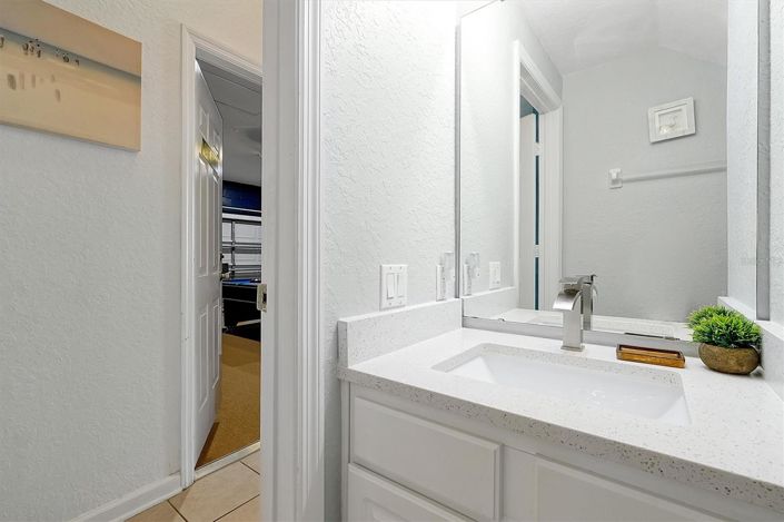 Image No.35-6 Bed House for sale