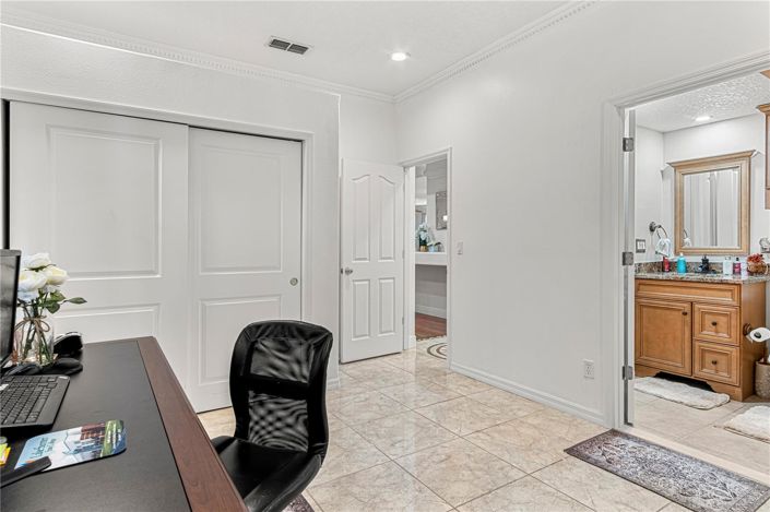 Image No.18-5 Bed House for sale