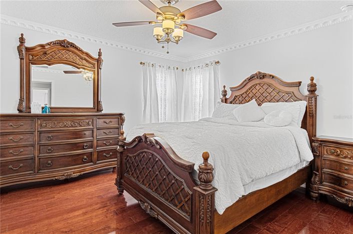 Image No.27-5 Bed House for sale