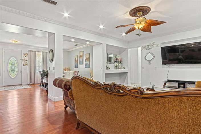 Image No.44-5 Bed House for sale