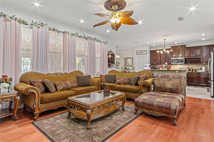 Image No.45-5 Bed House for sale