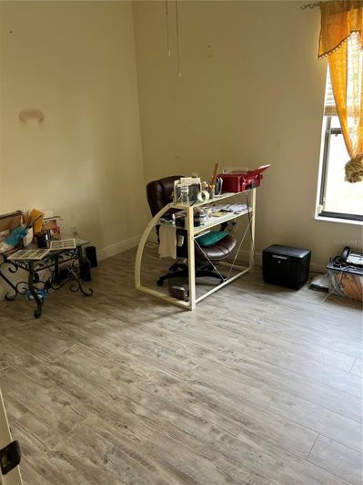 Image No.17-5 Bed House for sale