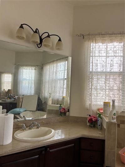 Image No.32-5 Bed House for sale