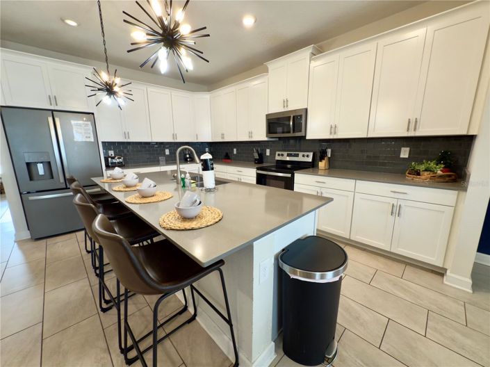 Image No.13-6 Bed House for sale