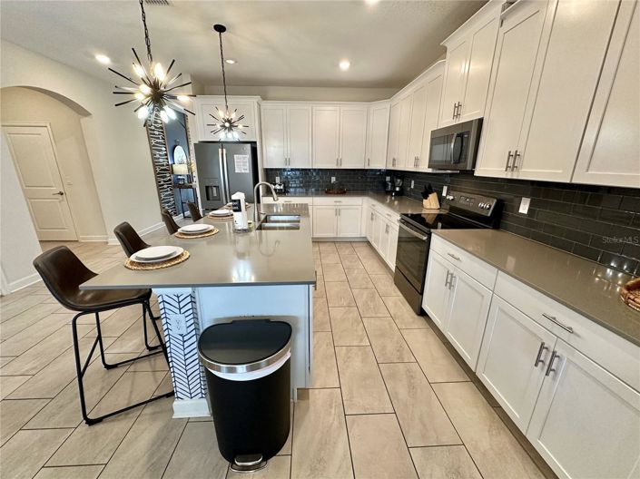 Image No.14-6 Bed House for sale