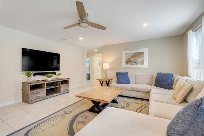 Image No.16-6 Bed House for sale