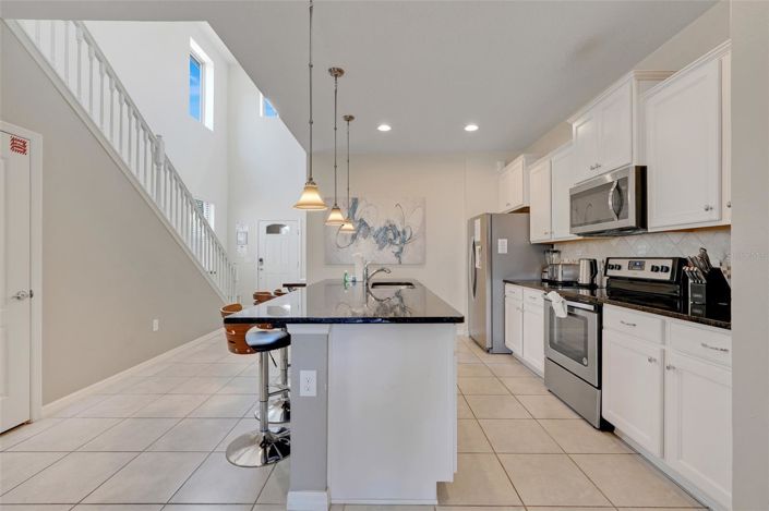 Image No.9-6 Bed House for sale