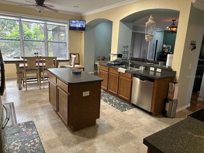 Image No.14-4 Bed House for sale