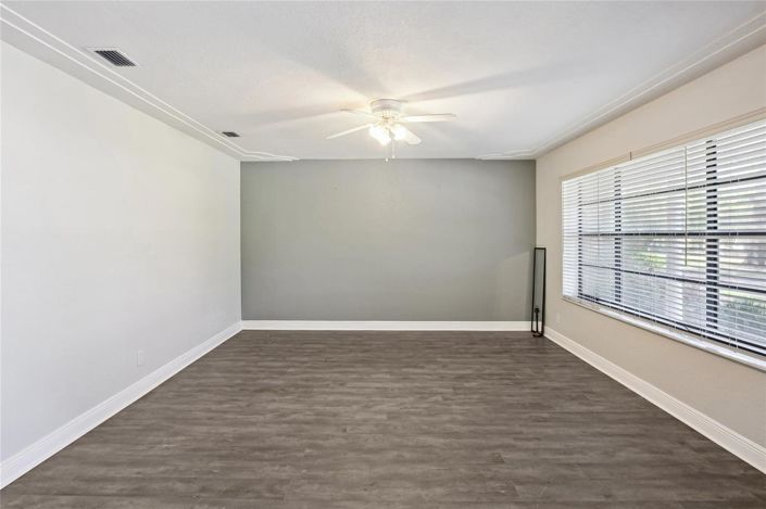 Image No.12-3 Bed House for sale